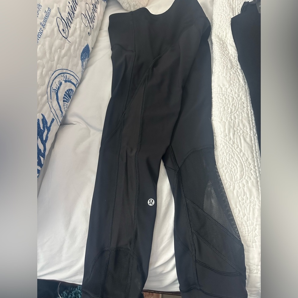 Lululemon Mesh Capri Black Leggings - size 4